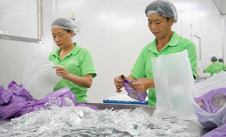 零食企業(yè)與時(shí)間賽跑贏取“新鮮度”，自建基地供應(yīng)堅(jiān)果
